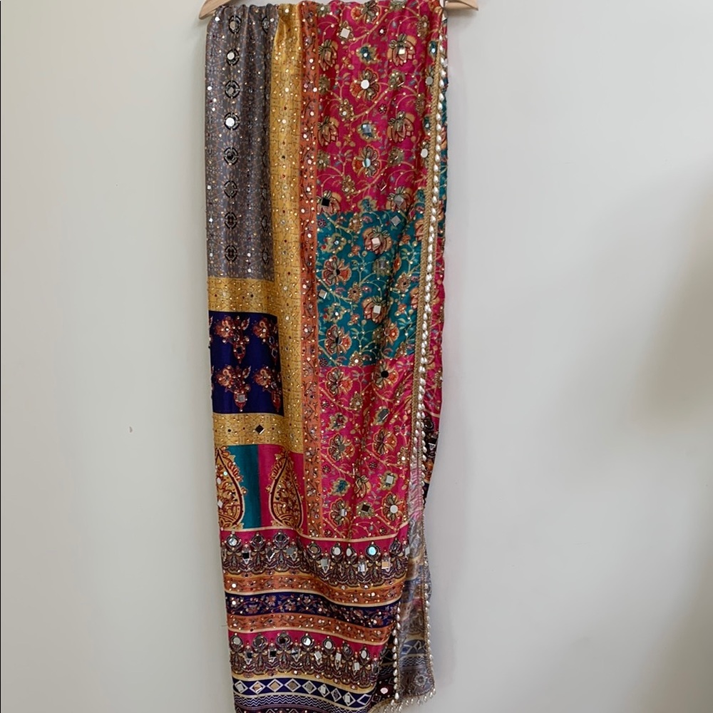 Vibrant mirror, faux pearls, and beads dupatta.
